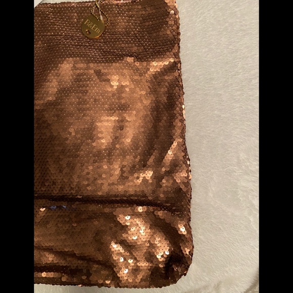 R&Em - Bronze Sequin Tote Bag (NWT - WITH FLAW) - Picture 3 of 10